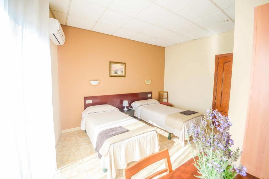 Hostal Torremirona Salt Kültér fotó